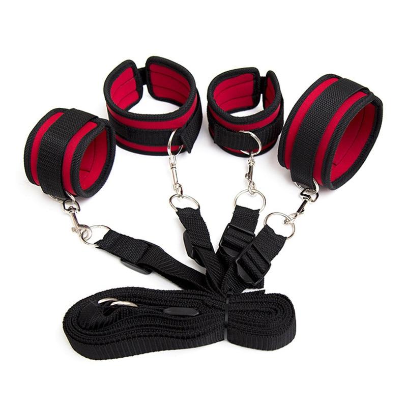 Menottes de bondage au lit attaché et menottes de cheville pour couple jeu sexy